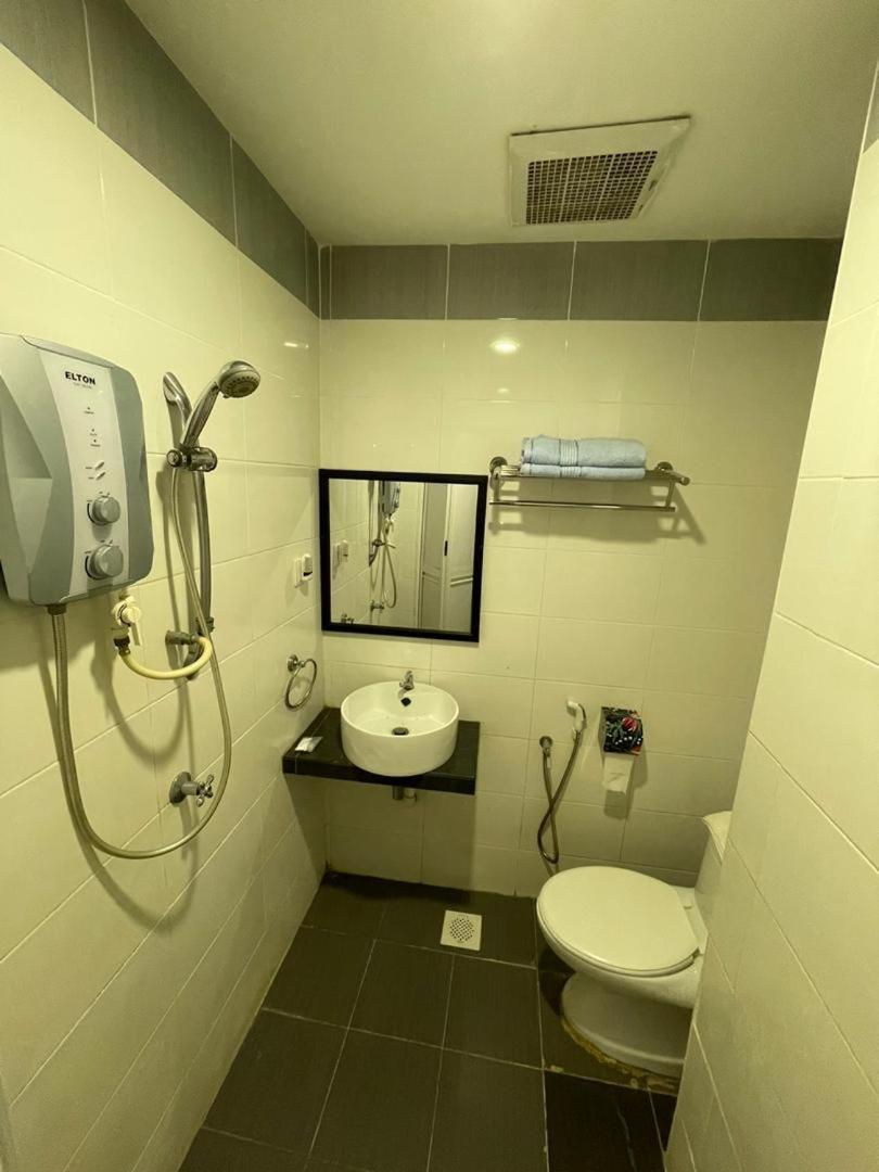 N&L Hotel Kuala Terengganu Luaran gambar