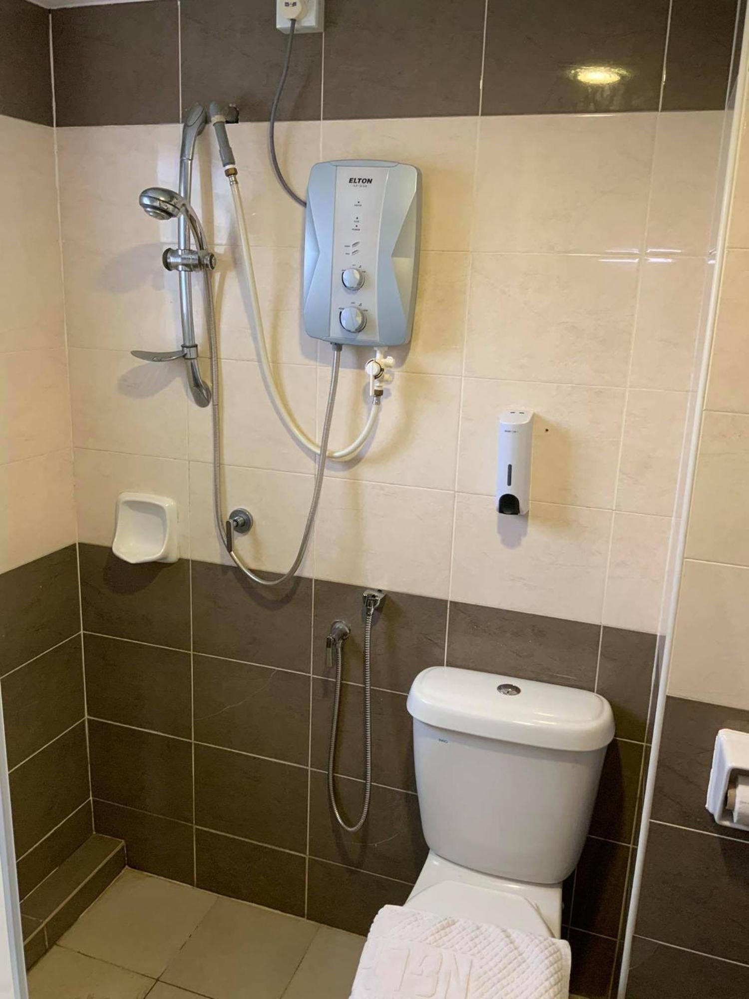 N&L Hotel Kuala Terengganu Luaran gambar