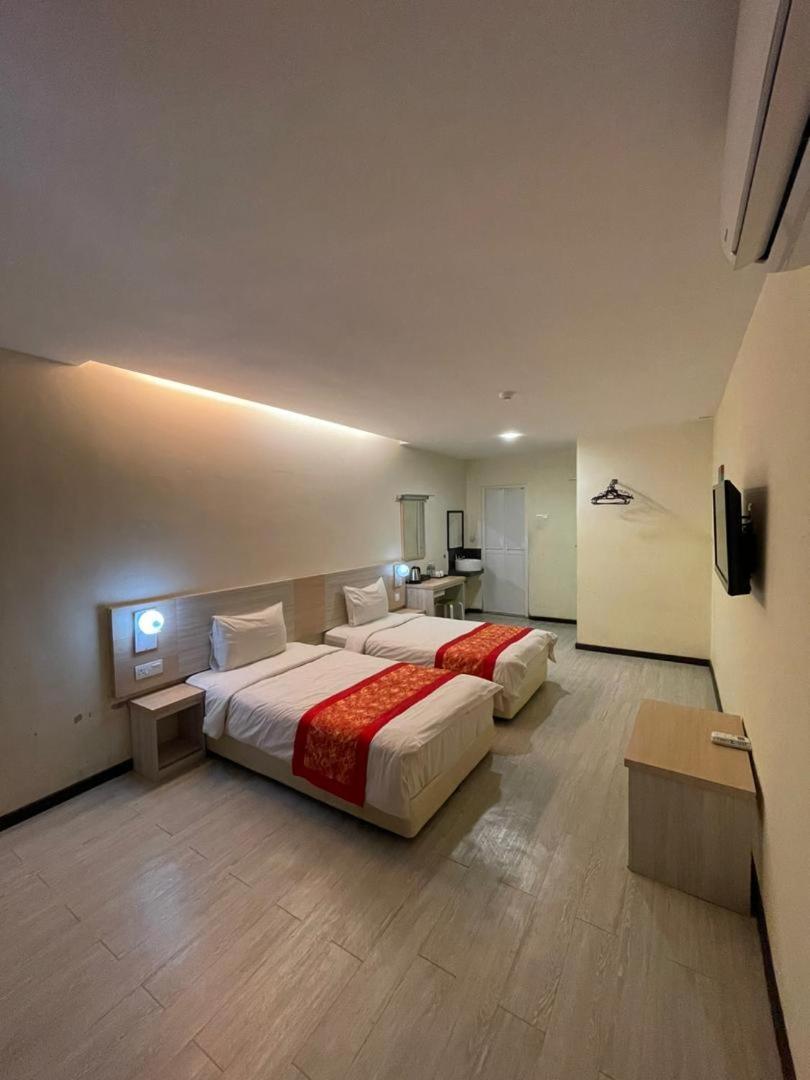 N&L Hotel Kuala Terengganu Luaran gambar